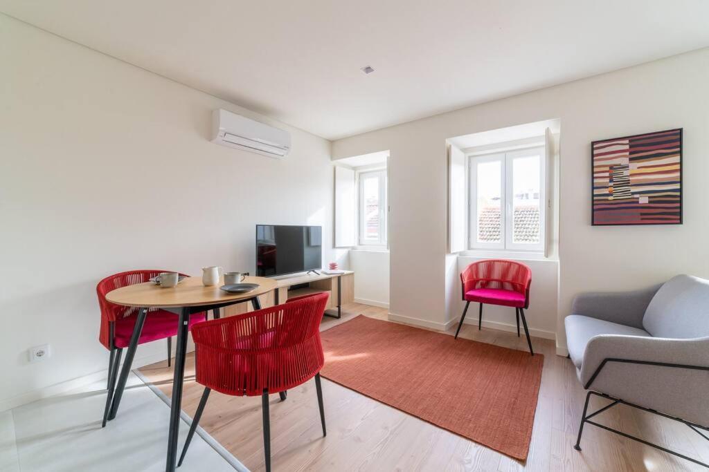 Apartment Pardal 1b - Luxury Studio In Alcantara With Parking Nearby *