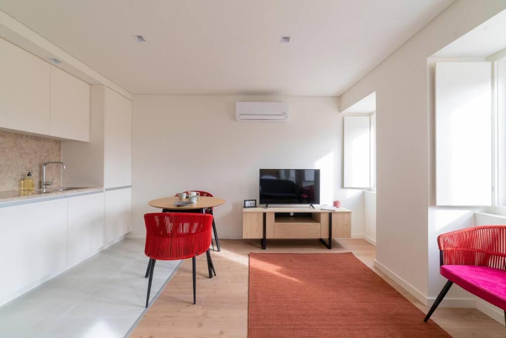 Apartment Pardal 1b - Luxury Studio In Alcantara With Parking Nearby *